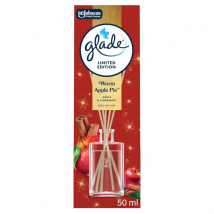 Glade Vonné tyčinky Warm Apple Pie, 50 ml