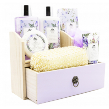 KAZETA  LEVANDULA SPRCHOVÝ GÉL 260ML + TELOVÉ MLIEKO 260ML + KRÉM NA RUKY 110ML + SOĽ DO KÚPEĽA 100G + TUHÉ MYDLO 80G + RÚŽA KUPACIA + SISALOVA ŠPONGIA 
