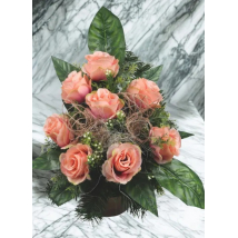 Ikebana ružičky s doplnkami v kvetináči