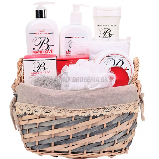 KAZETA MANDLA SPRCHOVÝ GÉL 300ML + TELOVÉ MLIEKO 400ML + KRÉM NA RUKY 300ML + PLEŤOVÝ KRÉM 250ML + VÝŽIVNÝ KRÉM 250ML + NOČNÝ KRÉM 250ML + KÚPEĽOVÁ RUKAVICA + MASÁŽNA HUBKA + PEMZA + VONNÁ SVIEČKA