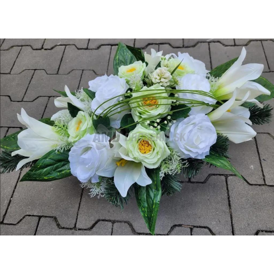 Ikebana Long 03 – umelá kytica na hrob, biele ruže a ľalie