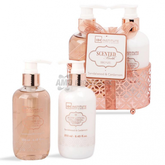 IDC Institute Scented Bath Bronze Sandalwood & Cardamom darčeková sada, 2x 250 ml + podnos