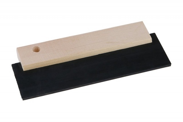 Stierka drevená s gumou, 28 cm